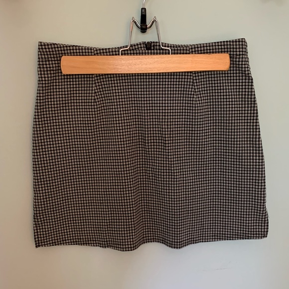 Black and White Gingham Mini Skirt - Picture 2 of 4